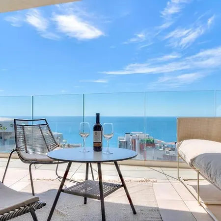 Stunning 2 Bedroom Apartment. Lägenhet