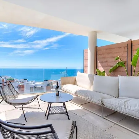 Stunning 2 Bedroom Apartment. * Fuengirola