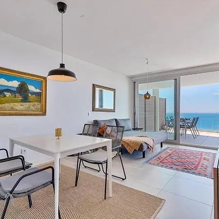 شقة Stunning 2 Bedroom Apartment.