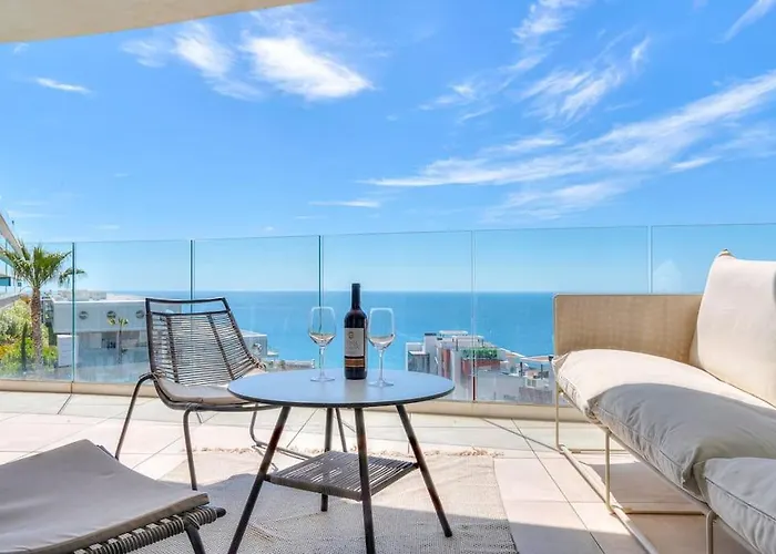 Stunning 2 Bedroom Apartment. Апартаменты