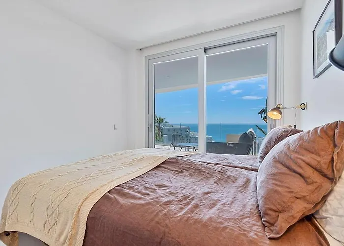 Stunning 2 Bedroom Apartment. * Фуэнхирола