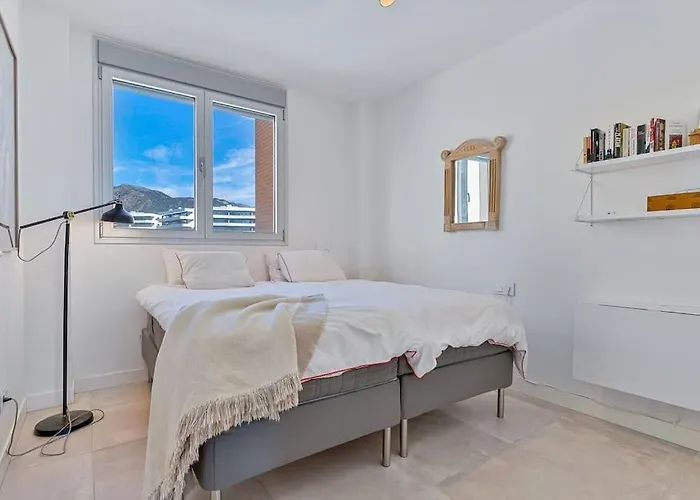 Stunning 2 Bedroom Apartment. Фуэнхирола