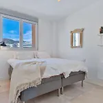 Stunning 2 Bedroom Apartment. فوينخيرولا