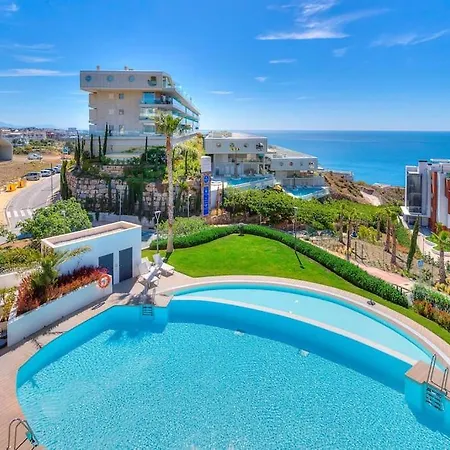 Stunning 2 Bedroom Apartment. 푸엔히롤라
