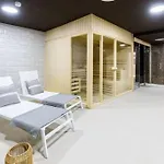 Stunning 2 Bedroom Apartment. Apartment *