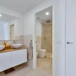 Stunning 2 Bedroom Apartment. Apartment